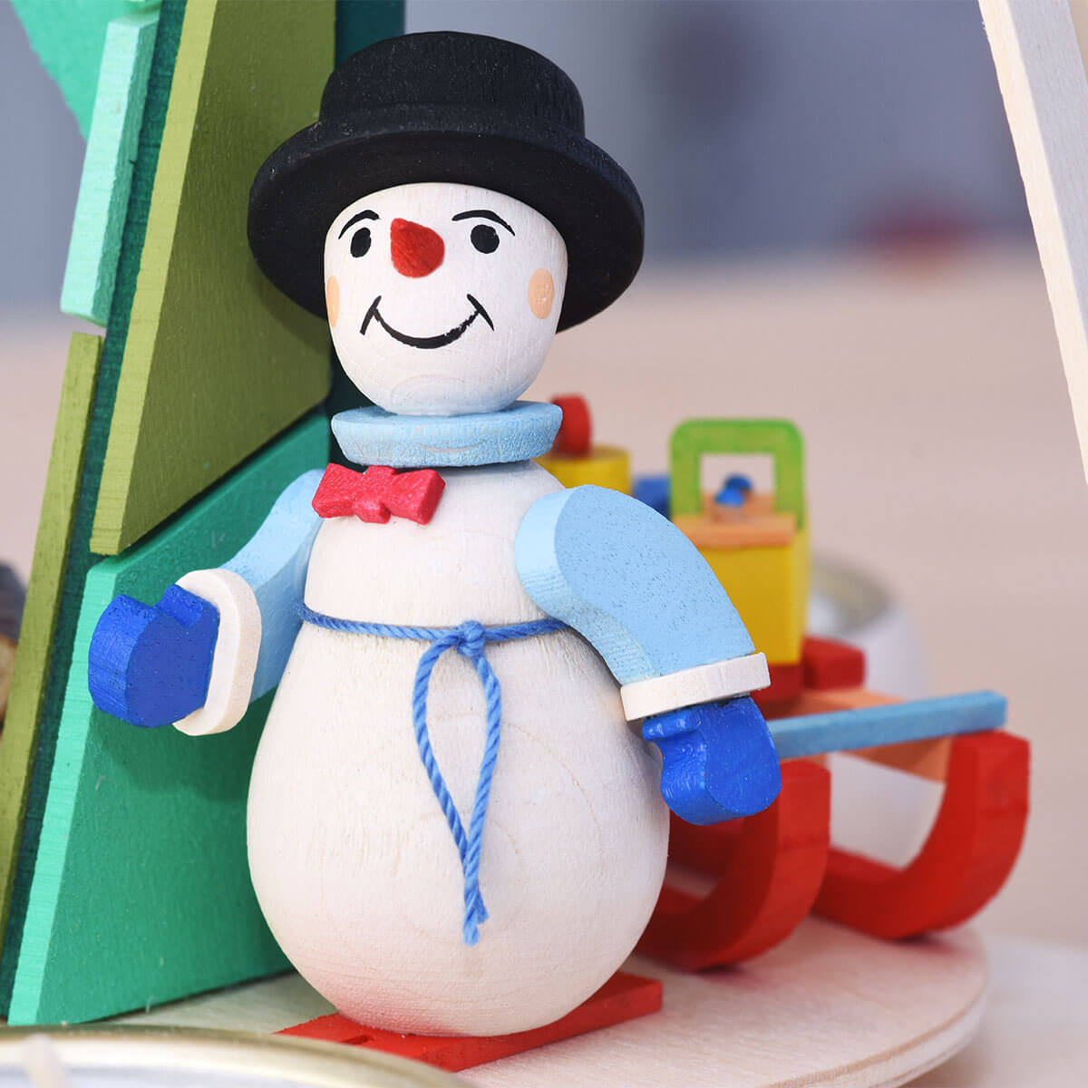 Tischpyramide mit Teelicht Schneemann