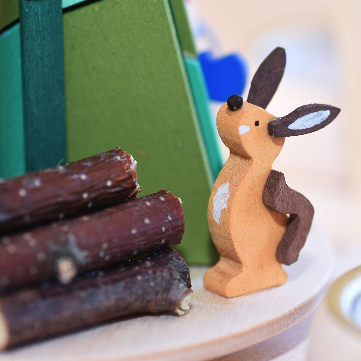 Tischpyramide mit Teelicht Schneemann